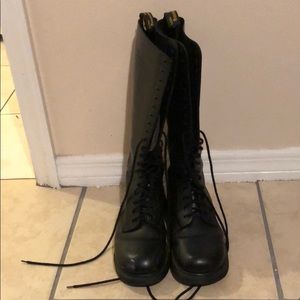 Dr.Marten Boots